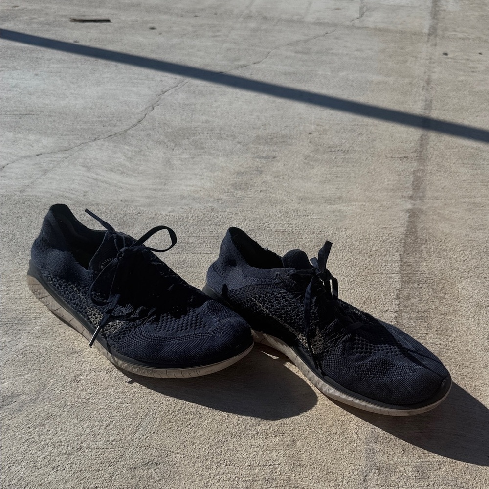 Nike Black and Gray Athletic Shoes - Picture 2 of 6